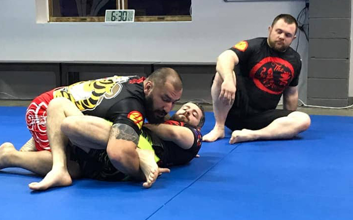 Coach Ivaylo Ivanoc instructing.
